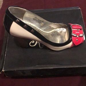 Naughty Monkey leather heel